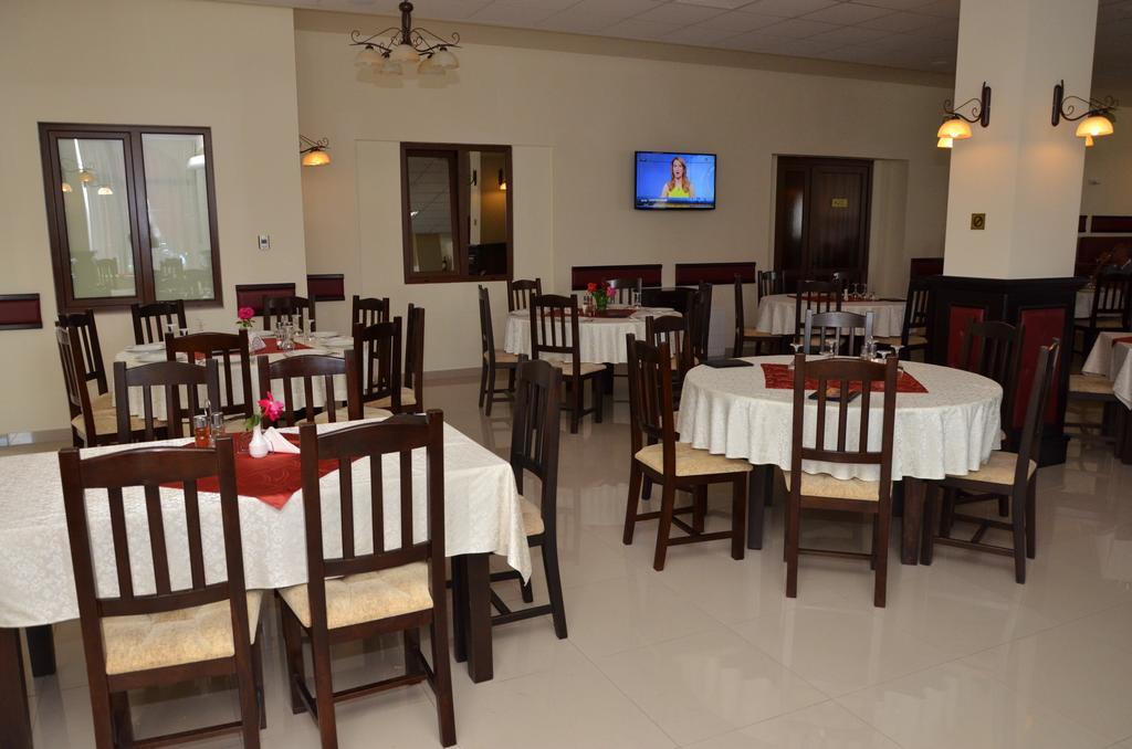 Hotel Restaurant La Conac Botiz المظهر الخارجي الصورة