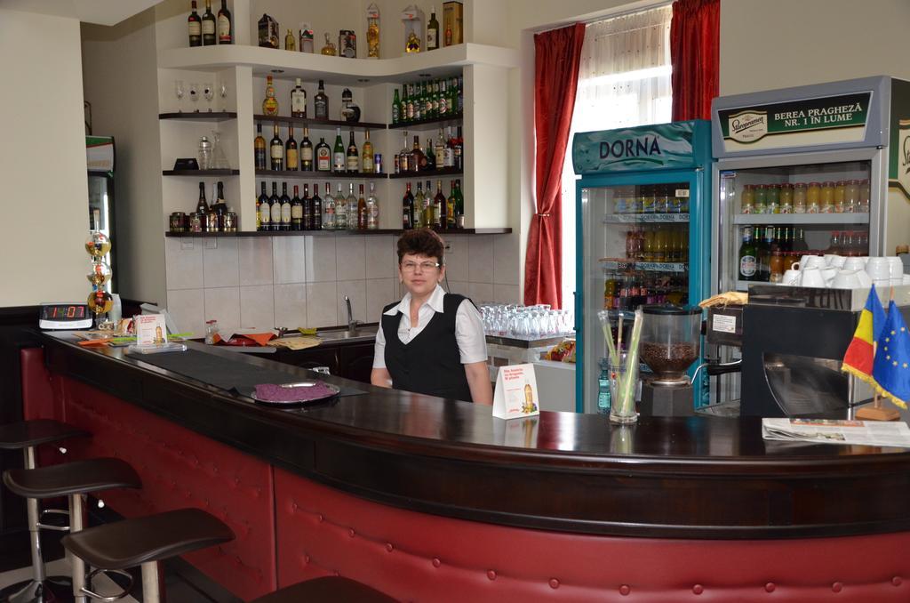 Hotel Restaurant La Conac Botiz المظهر الخارجي الصورة