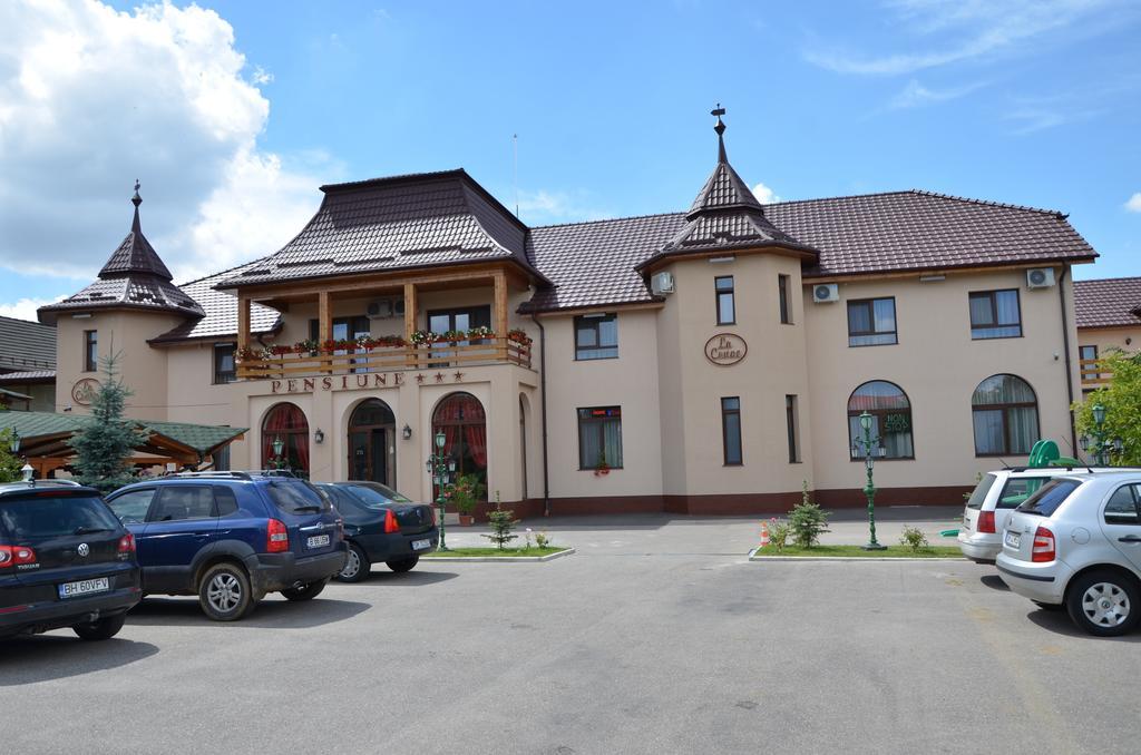 Hotel Restaurant La Conac Botiz المظهر الخارجي الصورة