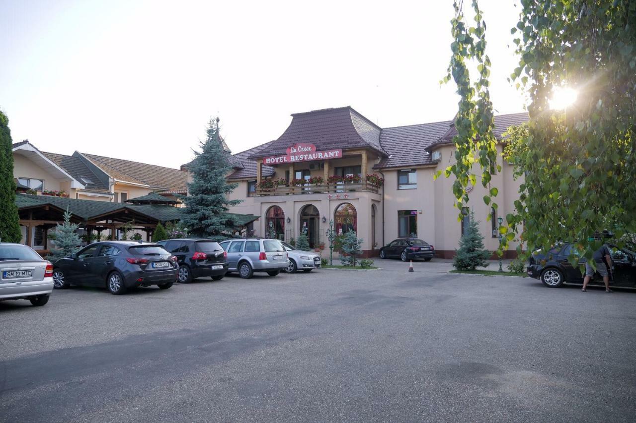 Hotel Restaurant La Conac Botiz المظهر الخارجي الصورة
